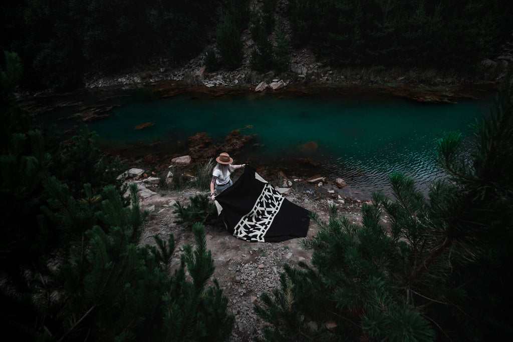 Destino Blanket - Natural / Black
